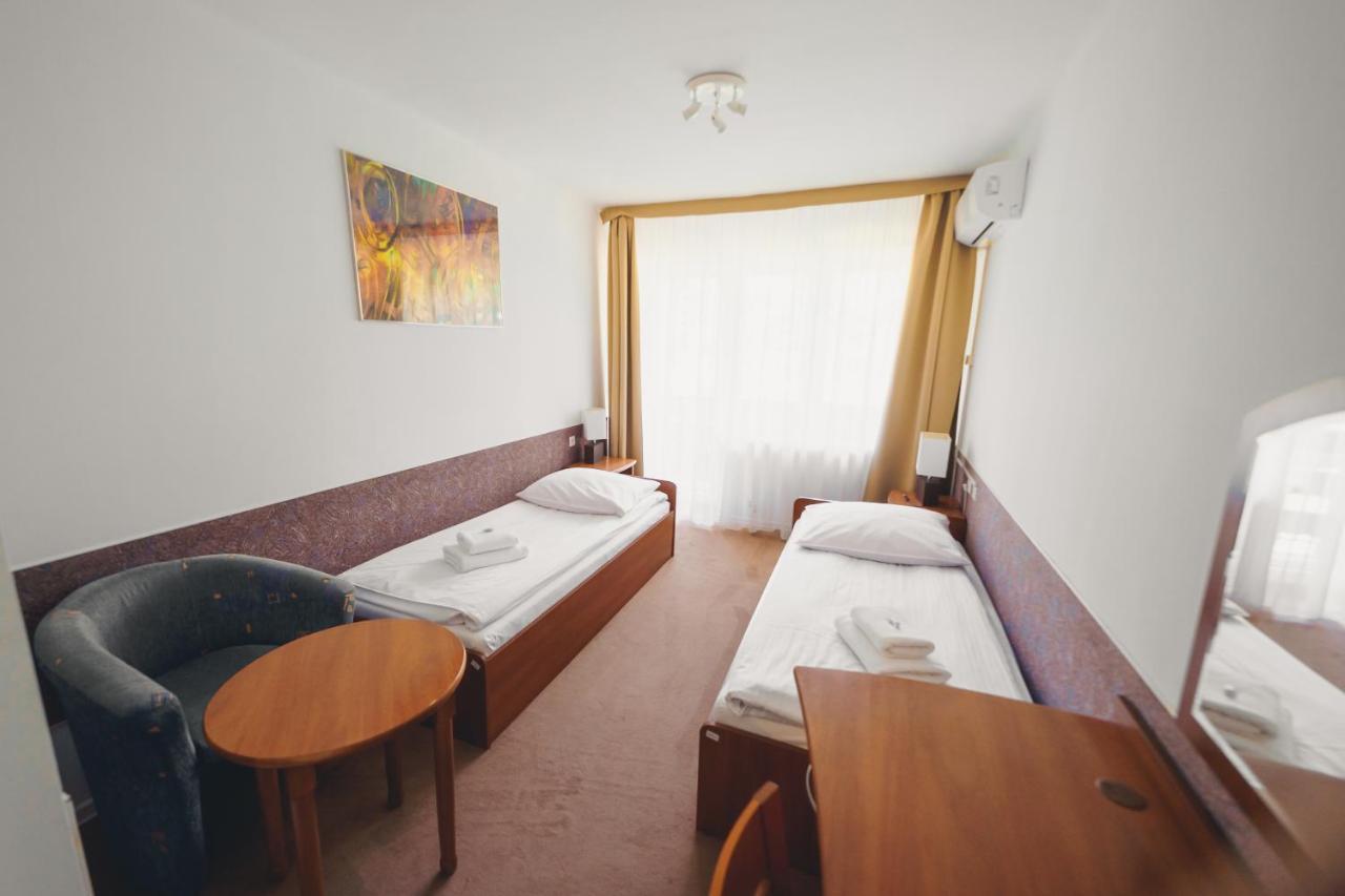 Elita Hotel & Restauracja Iwonicz-Zdrój Exterior foto